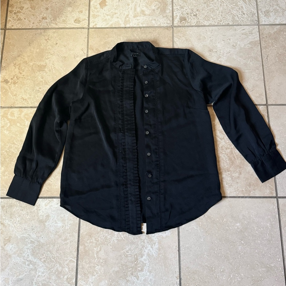 Ann Taylor Small ruffled button top